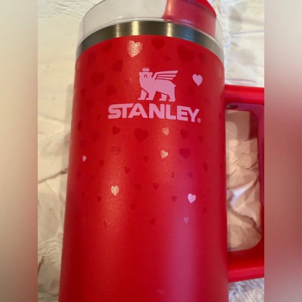 NWT new Stanley target valentines Heart Pattern Red Tumbler quencher 40 oz red - Picture 3 of 11